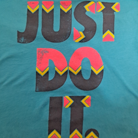 Nike Teal Green Graphic Fitted T-Shirt Distressed "Just Do It" Size Medium - Picture 3 of 4